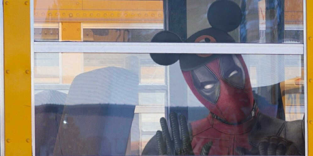 Fox Diakusisi Disney, Deadpool Pakai Kuping Mickey Mouse thumbnail